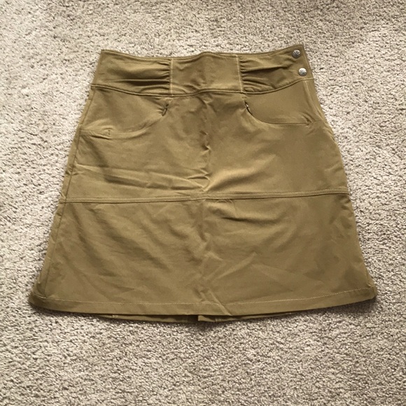 Athleta Olive Hit The Trail Skort 4T - Picture 1 of 5